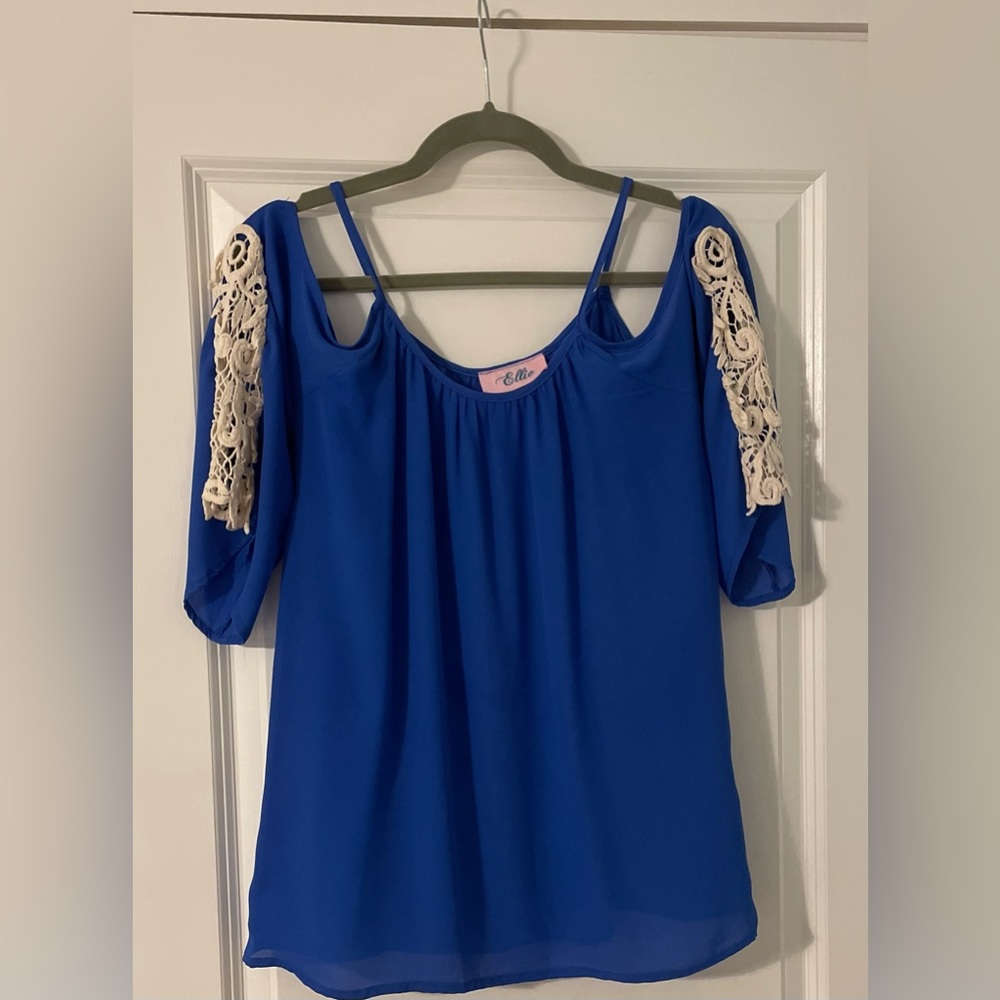 Adorable cold shoulder top